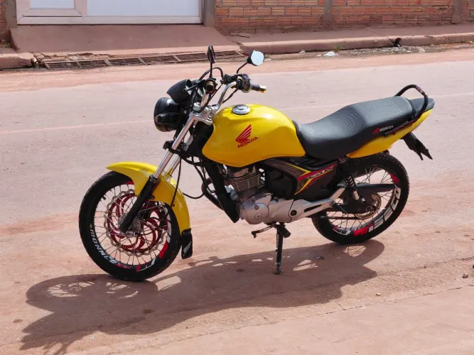 Moto titan