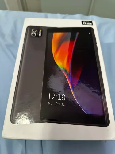 Tablet 8 Pol + 2 Cases + Sd Card 1Tb