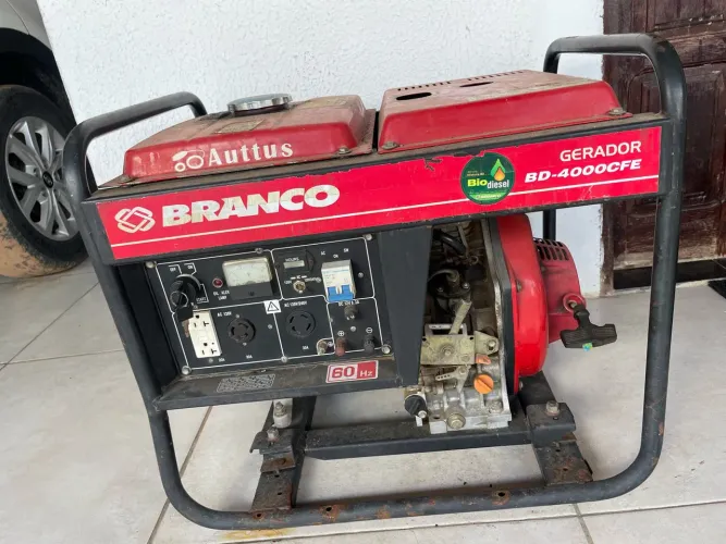 Gerador marca BRANCO BD-4000CFE
