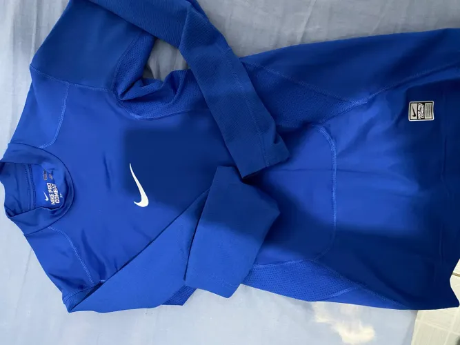 CAMISA NIKE PRO COMBAT