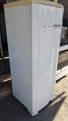 VENDO FREEZER ELECTROLUX