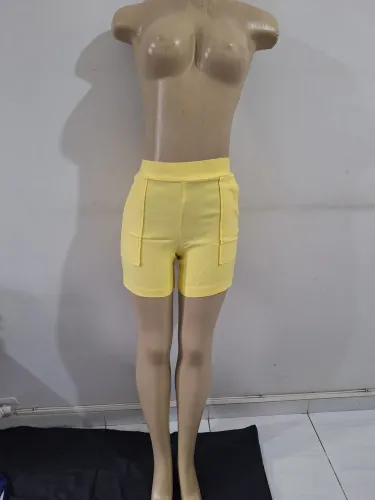 Short feminino amarelo