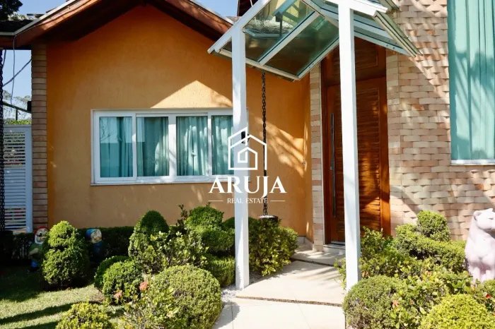 Casa na Reserva Ibirapitanga com 3 Dormitórios, Suíte e 590 m²