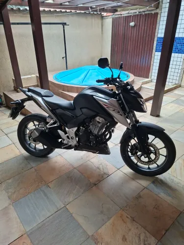 Vendo cb300 twister 