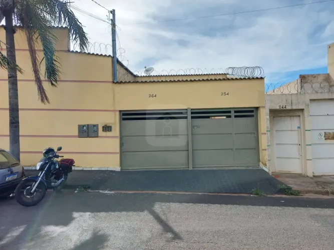 Casa para locação bairro Custódio Pereira