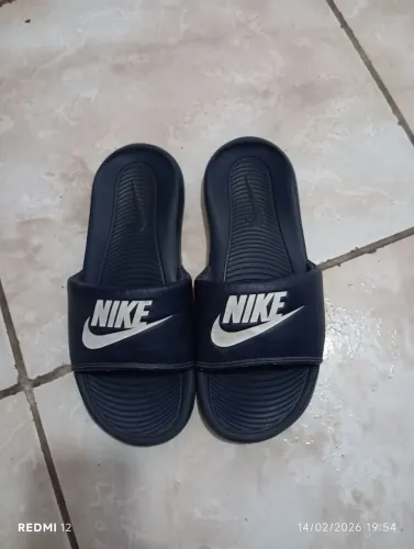 Chinelo NIKE novo