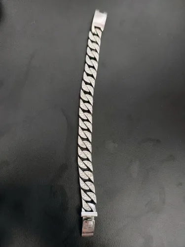 Pulseira de aço cravejada
