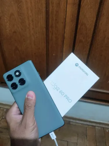 Motorola edge 60 pro 12/512g novo sem detalhes de uso.