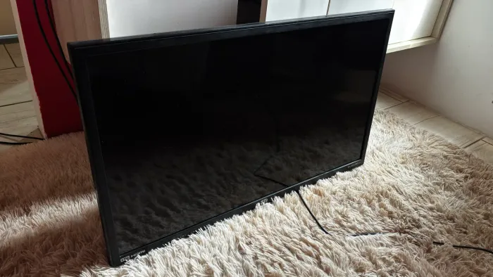 Televisão 32 sem Smart + controle