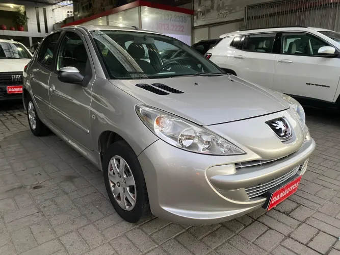 Peugeot 207 XR 1.4 Flex 8V 5P 2013