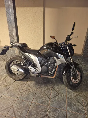 Moto fazer 250