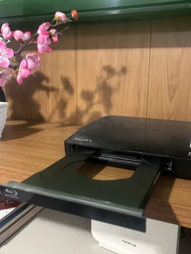 Blu-Ray Disc/DVD Player BDP-S190