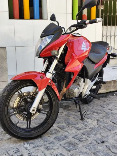 Honda CB 300R Vermelha - Linda e Bem Conservada