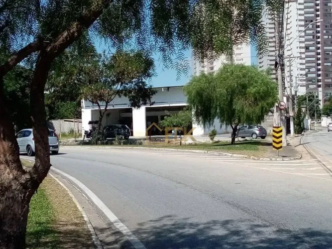 Barracão à venda, 233 m² por R$ 1.600.000,00 - Estiva - Taubaté/SP