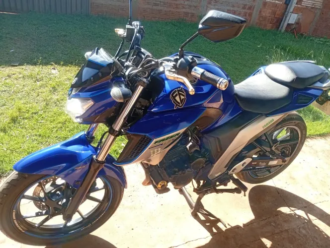 Moto fazer 250 . 2" dono. Linda demais