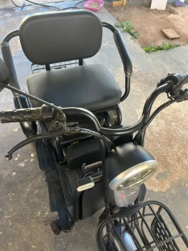 Triciculos  elétricos  