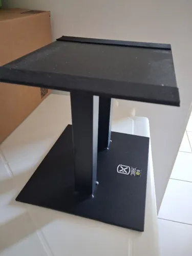 SUPORTE P/ MONITOR DE REFERENCIA EM CHAPA DE AÇO (PAR)