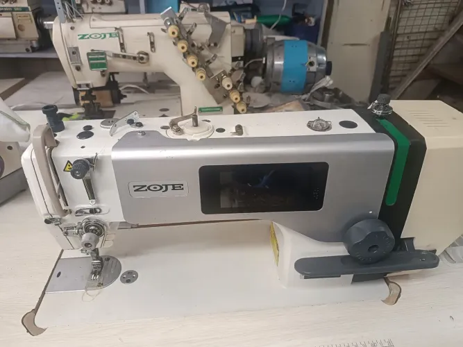 Vendo Máquina Reta eletrônica Industrial