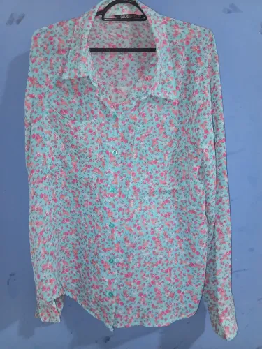 4 blusas femininas (tam. G)