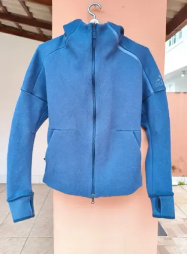 casaco adidas com capuz azul feminino Tam M