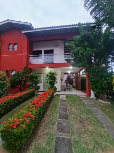Casa solta com 3/4 em condomínio fechado com piscina privativa em Stella Maris - Salvador/