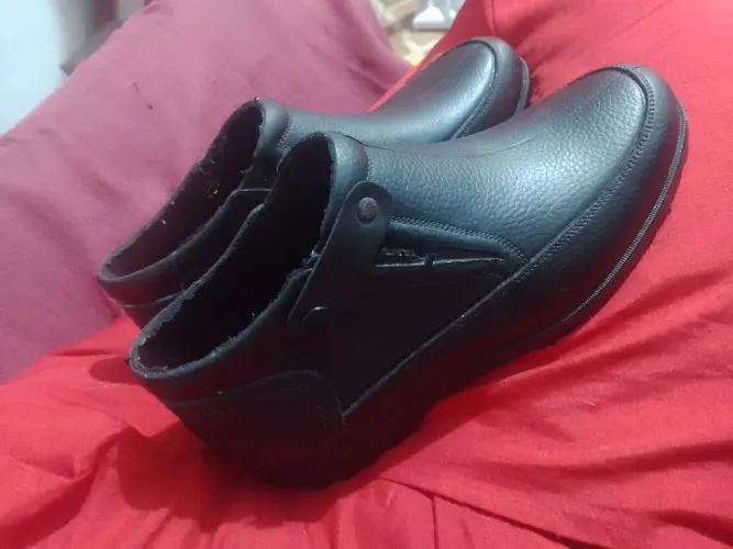 Bota e Crocs