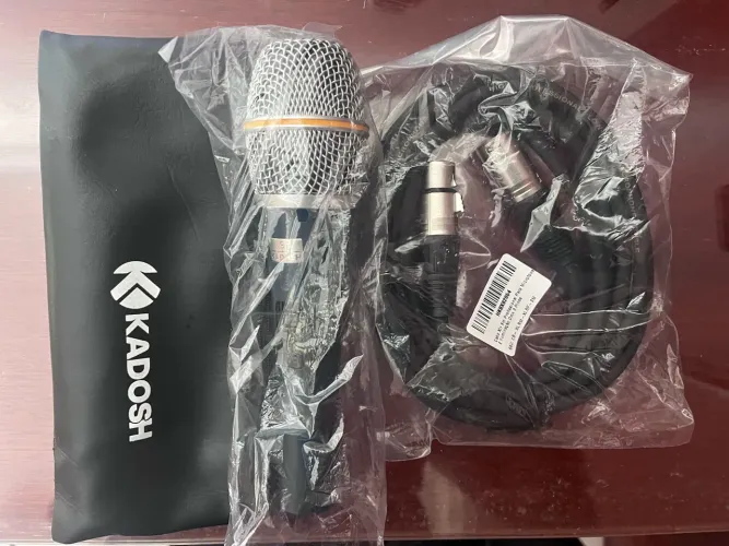 MICROFONE KADOSH C/ CABO XLR (NOVO!)