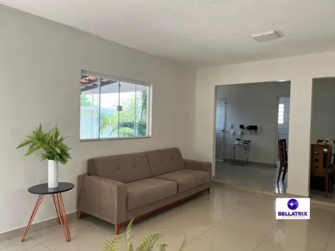 VENDE-SE CASA NO BAIRRO SANTA ISABEL (ZONA LESTE)