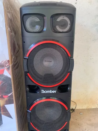 Caixa de som Bomber paredão 2300 wts