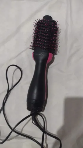 Vendo uma escova de cabelo não faço entrega qualquer coisa chama no pv