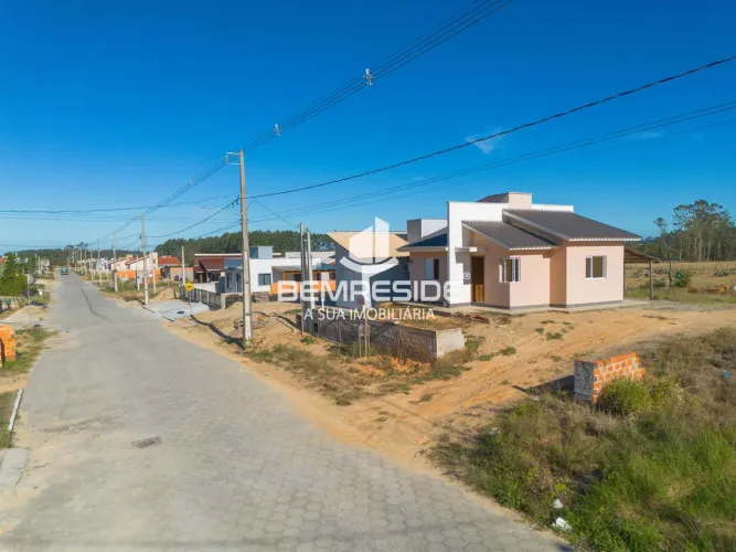 Casa escriturada e com lage pronta para financiamento em Jaguaruna