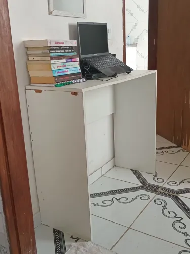 Escrivaninha para estudo ou trabalho 