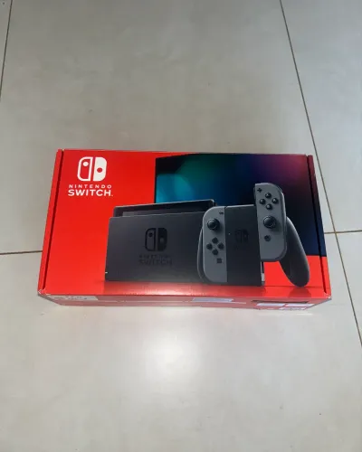 Nintendo Switch V2 + FIFA 21