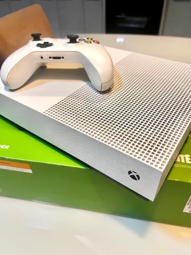 Xbox One S
