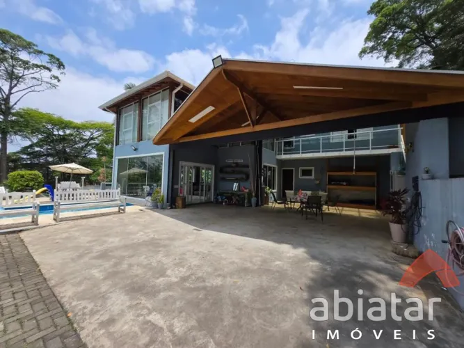 Casa à venda ou locação com 900m² 4 dormitórios Condomínio Iolanda Taboão da Serra/SP
