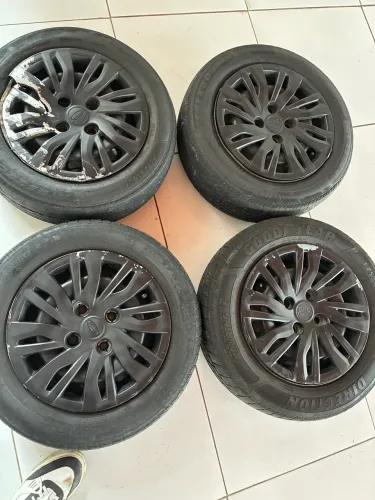4 Rodas aro 14 Ford pra desapegar 