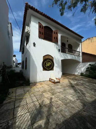 CASA DUPLEX COM 3 VAGAS DE GARAGEM EM MARUÍPE