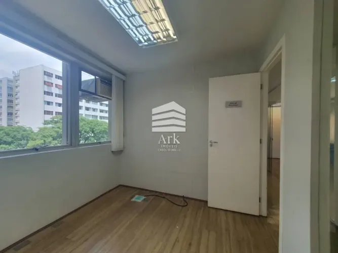 EXCELENTE OPORTUNIDADE COMERCIAL AO LADO DA AVENIDA PAULISTA à VENDA
