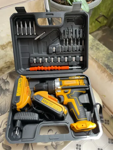 Parafusadeira 48v + 2 Baterias e kit com Brocas