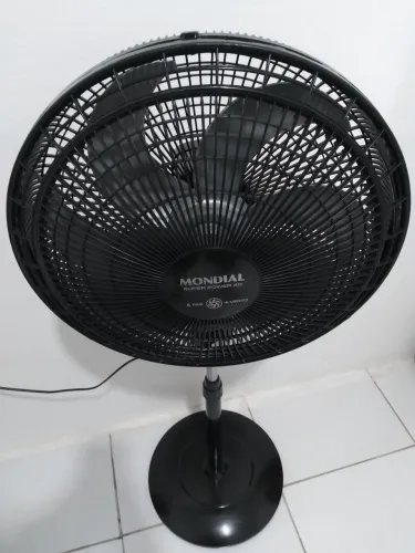 Ventilador de coluna mondial 40CM em ótimo estado nada quebrado nem danificado
