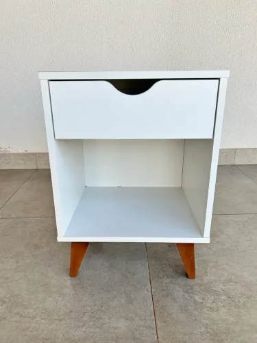 Mesa de cabeceira Tok&Stok