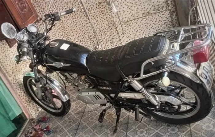 Moto Suzuki 125 2016