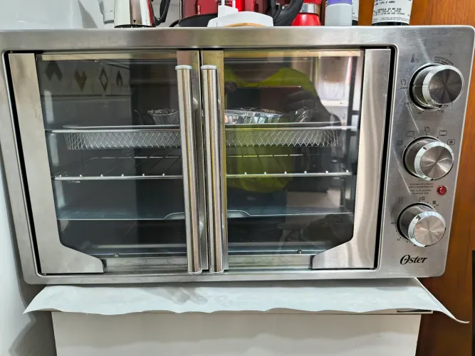 Forno elétrico e Air fryer Oster 