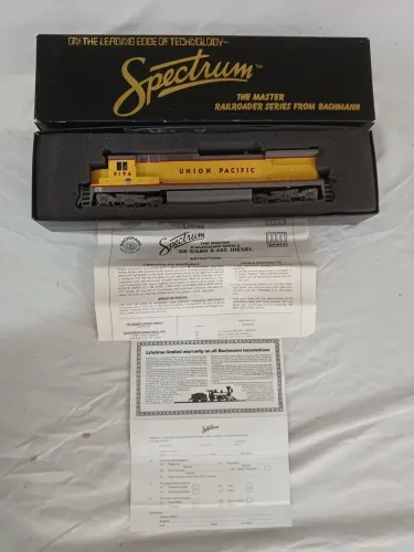 Locomotiva Bachmann Dash 8-40C escala HO.