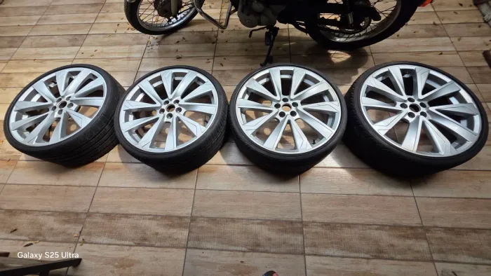 Rodas Aro R20 Linda, Conservada e Pronta para Rodar