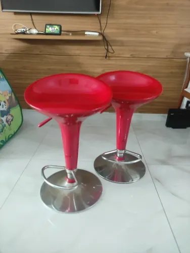Banqueta Mor Alta Giratória Lótus Vermelha - Duas Peças