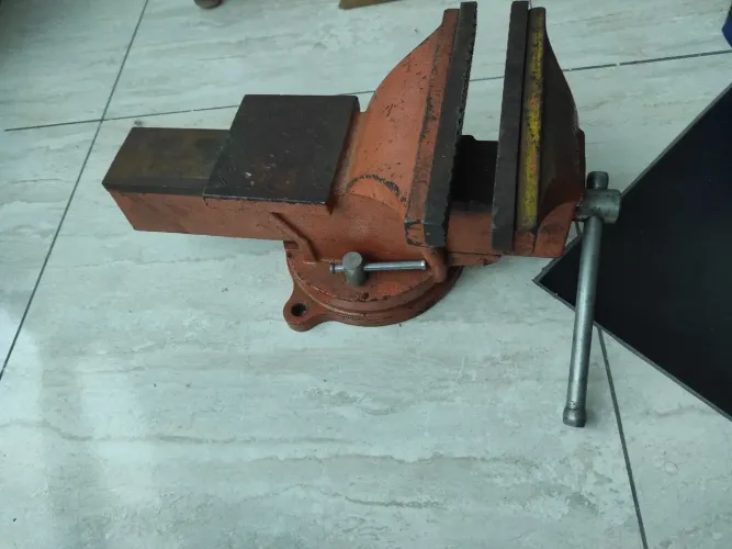 Torno de bancada morsa giratória