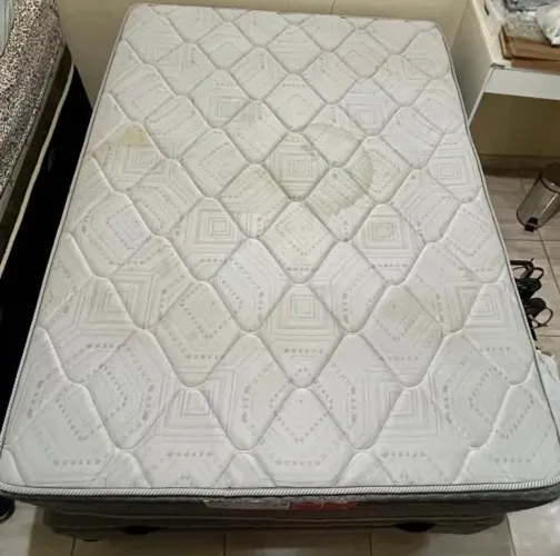 Cama casal box com baú 