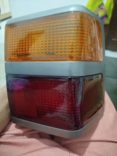 Lanterna traseira da vam antiga besta