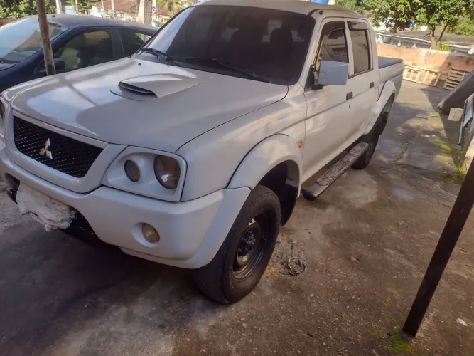 Mitsubishi L200 GL 2.5 4X4 CD Diesel 2011